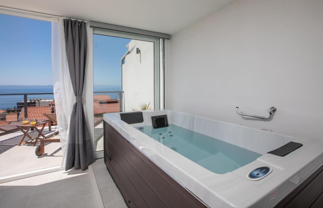 Apartments Left & Right With Jacuzzi, 4 Stars Makarska Kültér fotó